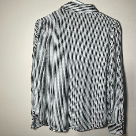 Alexander Jordan women’s button down small white and black blouse missing button - Picture 3 of 11